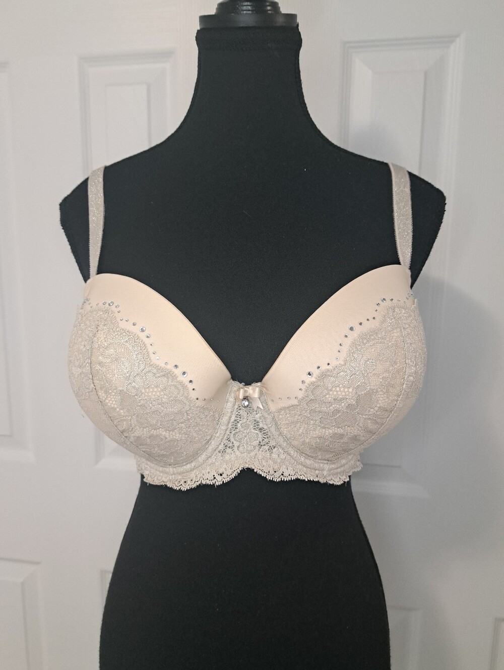 Victoria's Secret Dream Angels Lined Demi Bra 36DD Beige Lace Metallic Beaded